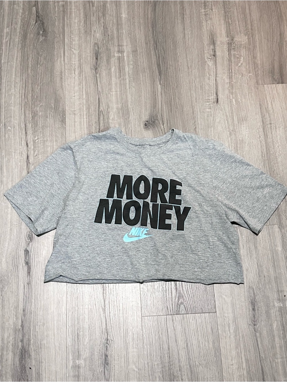 ❥𝗡𝗜𝗞𝗘: Women’s Cropped Tee - Heather Gray